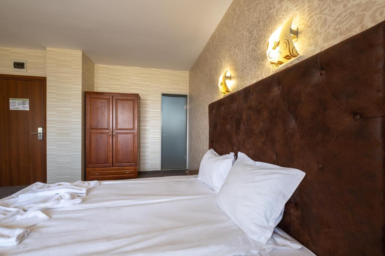 Complex Katalina Hotel Tsigov Chark Exterior photo