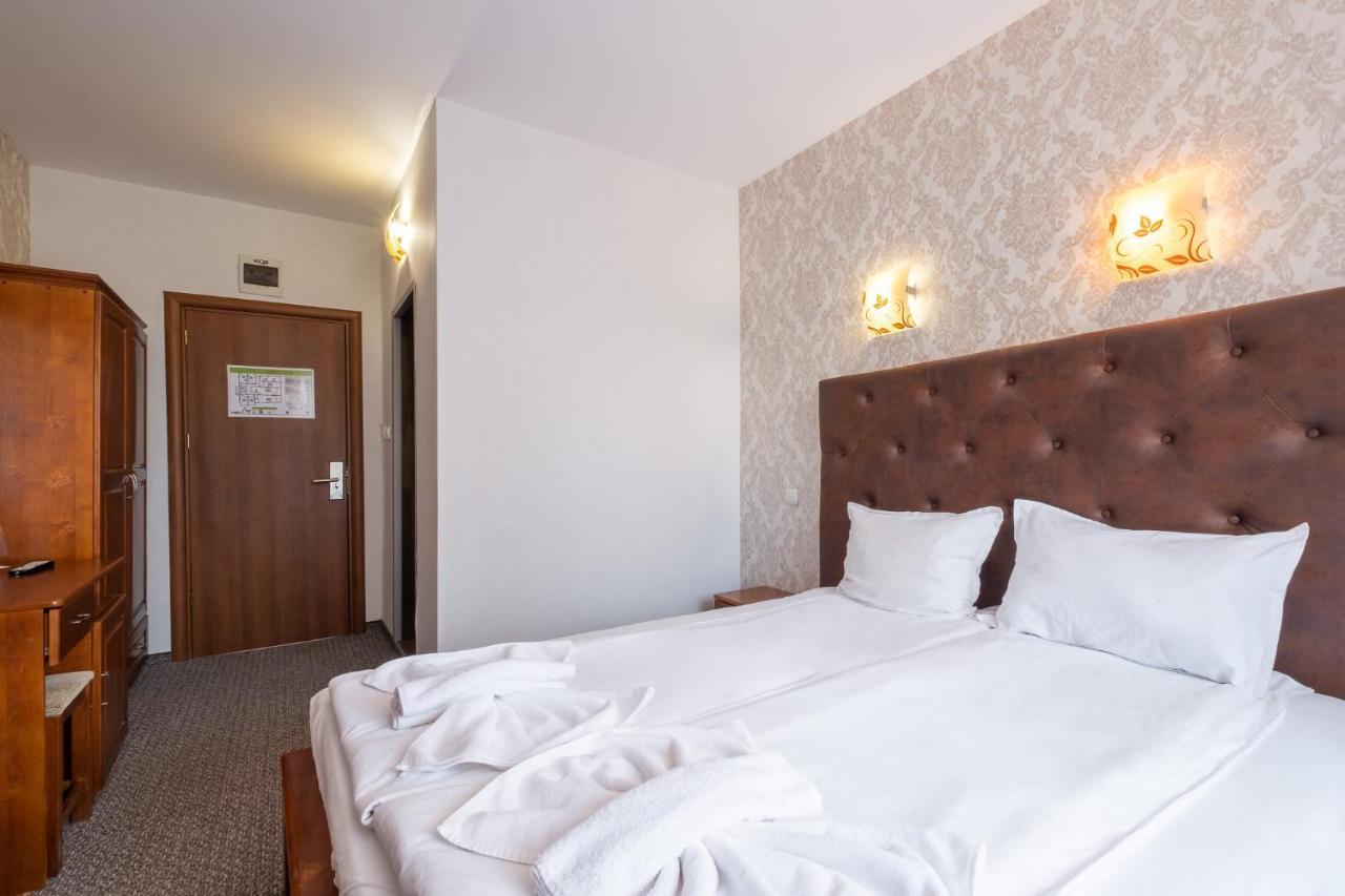 Complex Katalina Hotel Tsigov Chark Exterior photo