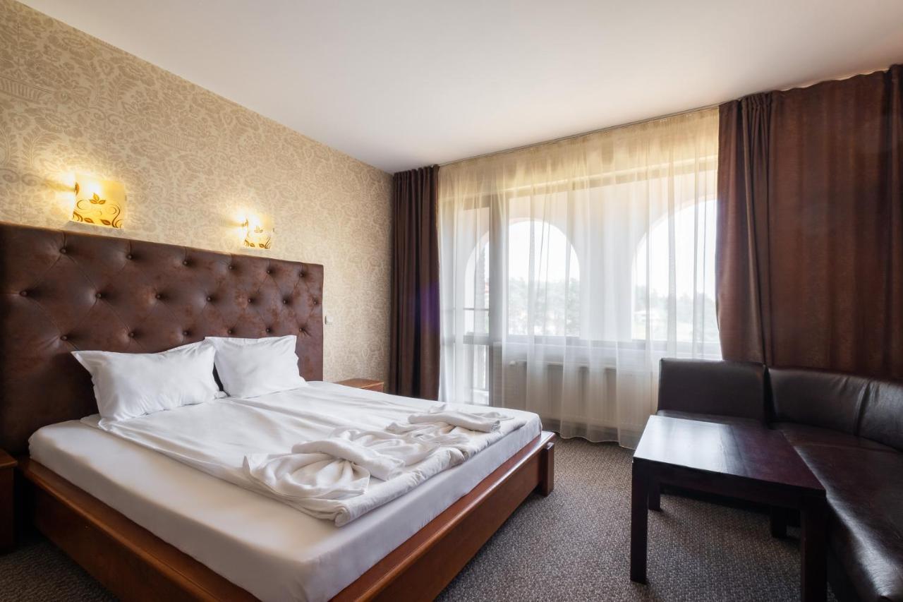 Complex Katalina Hotel Tsigov Chark Exterior photo