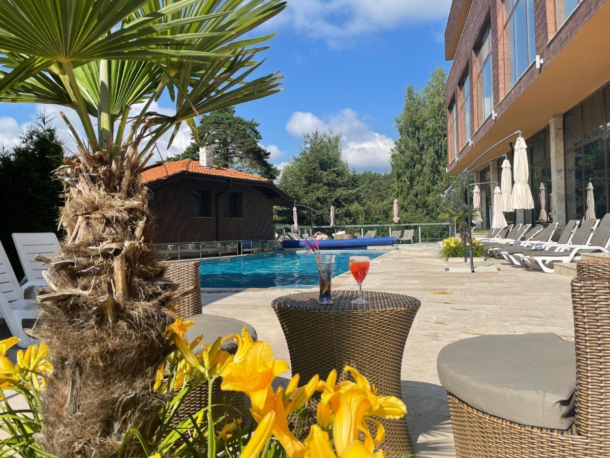 Complex Katalina Hotel Tsigov Chark Exterior photo
