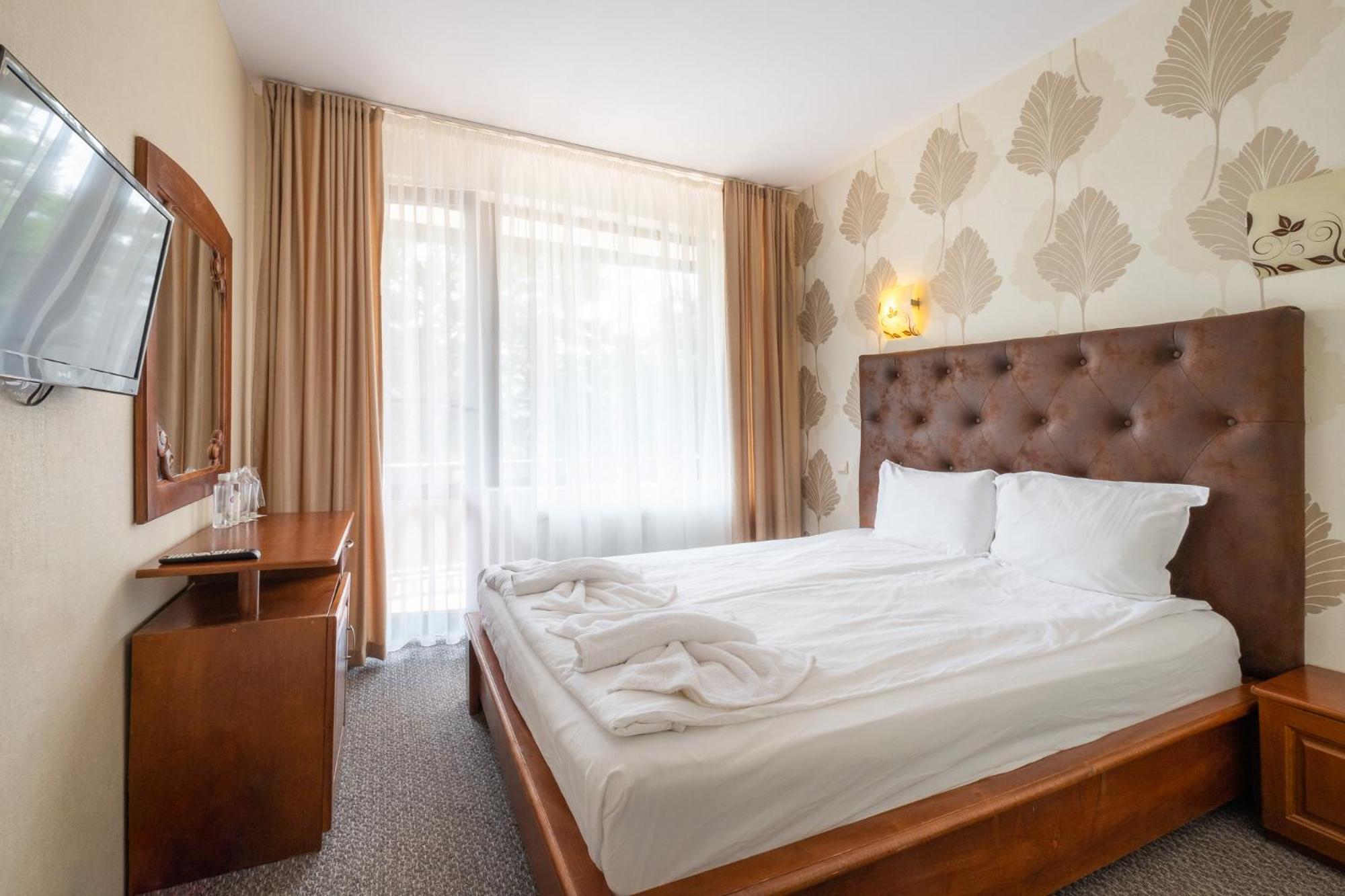 Complex Katalina Hotel Tsigov Chark Exterior photo