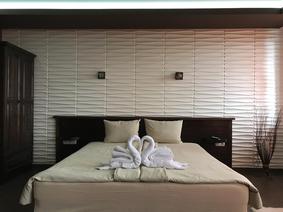 Complex Katalina Hotel Tsigov Chark Exterior photo