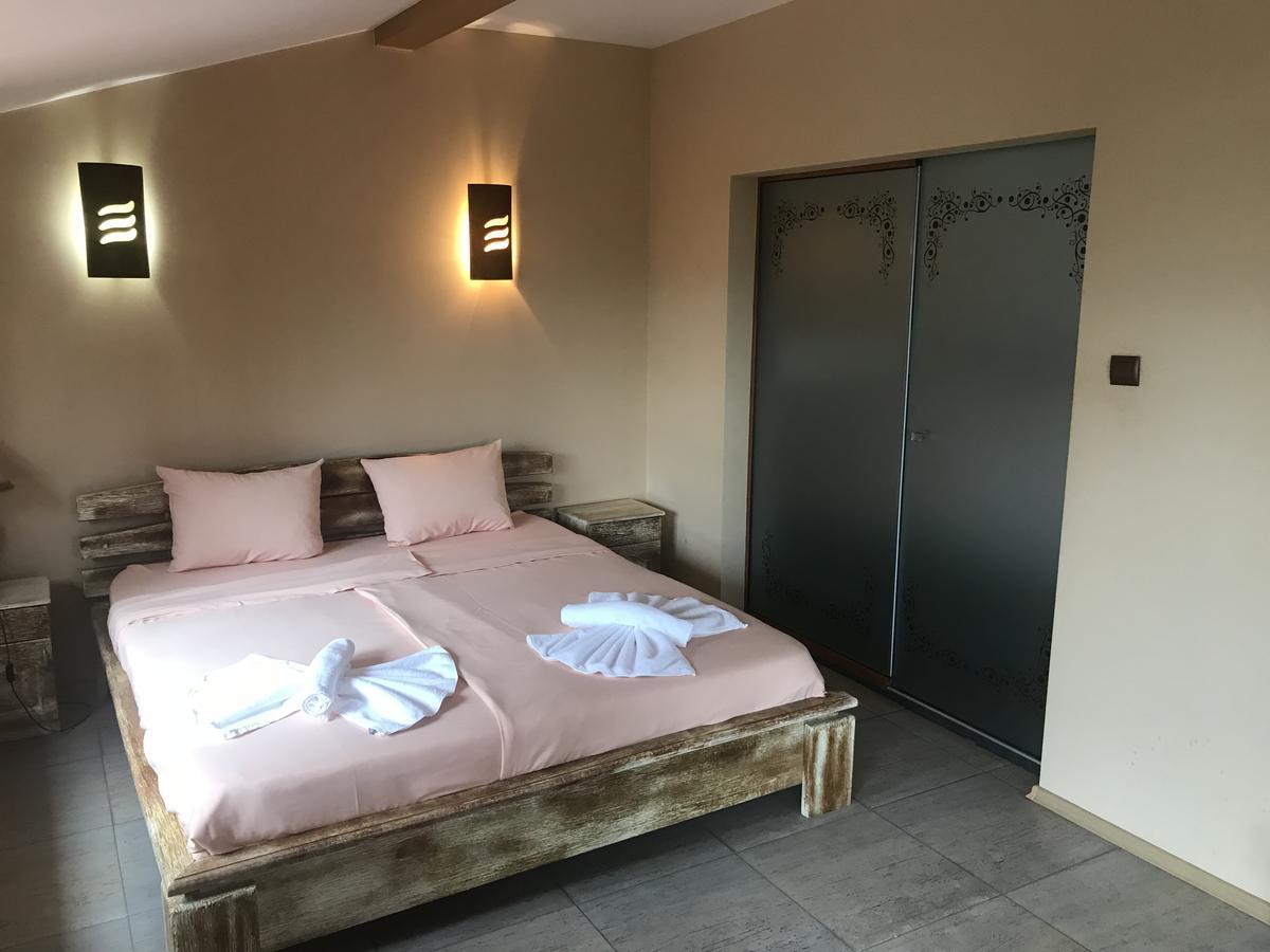Complex Katalina Hotel Tsigov Chark Exterior photo