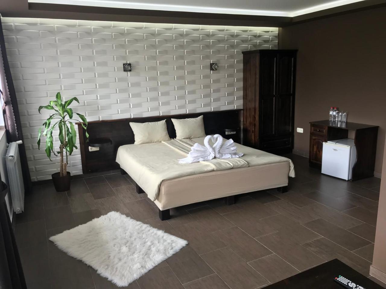 Complex Katalina Hotel Tsigov Chark Exterior photo